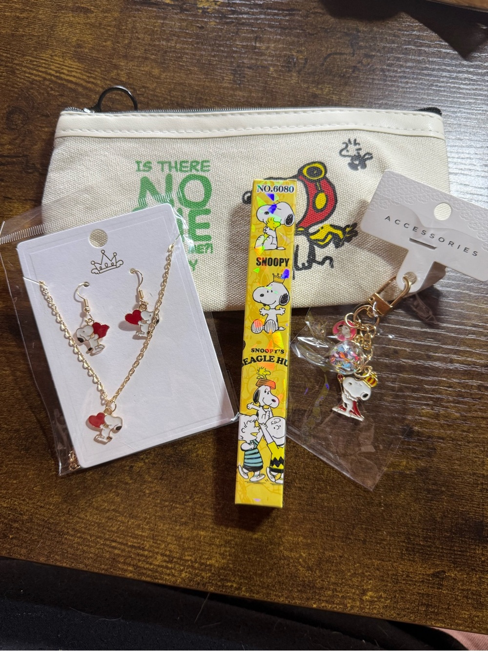 Snoopy Canvas Pouch & Jewelry Set in Cream and Yellow